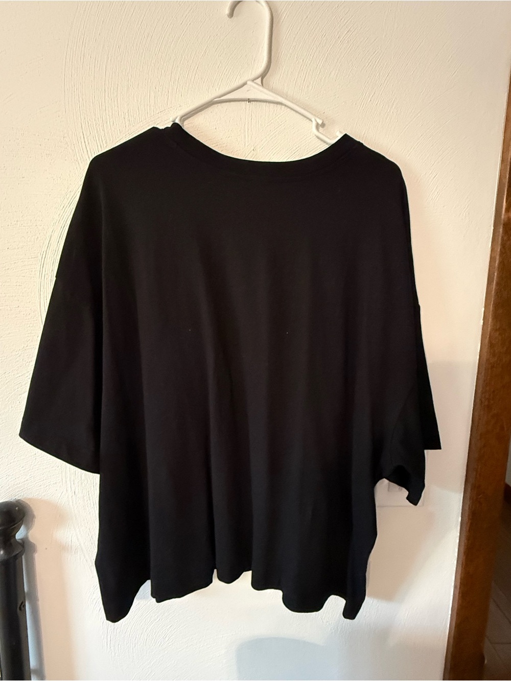 Old Navy Black Short-Sleeve Jewel Embellished Tee - Picture 2 of 3